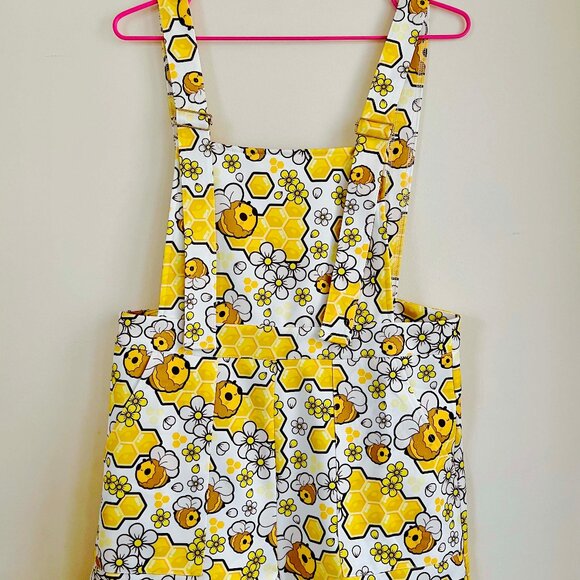 Honey Bee Print Shorts Overalls - Picture 2 of 5